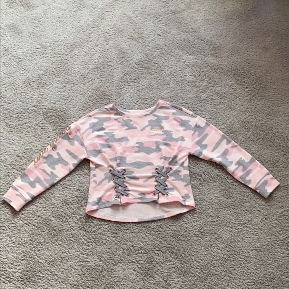 Cute camouflage cropped long sleeve t-shirt